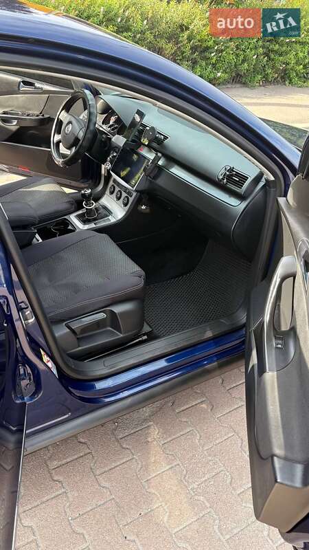 Седан Volkswagen Passat 2006 в Житомирі