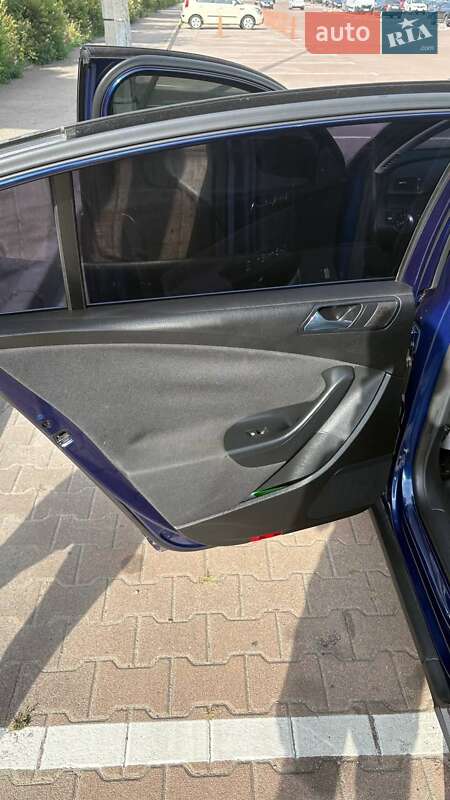 Седан Volkswagen Passat 2006 в Житомирі