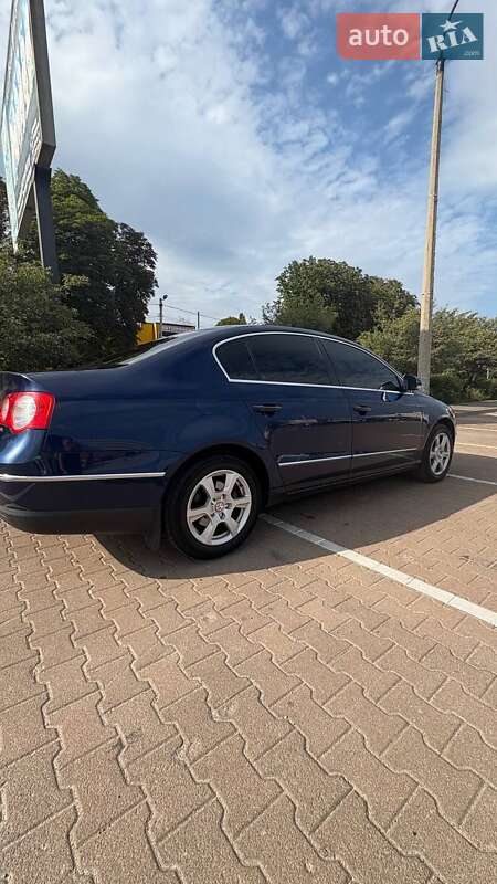 Седан Volkswagen Passat 2006 в Житомирі