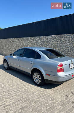 Седан Volkswagen Passat 2003 в 