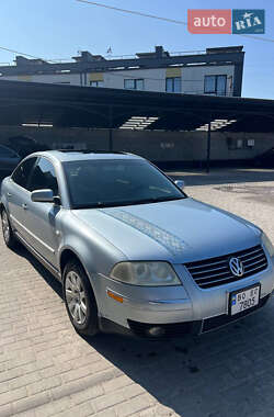 Седан Volkswagen Passat 2003 в 