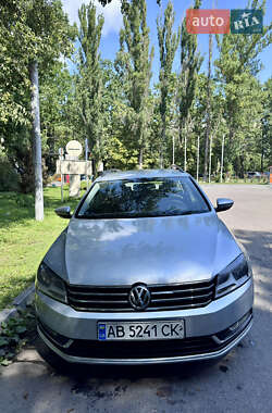 Універсал Volkswagen Passat 2012 в Вінниці