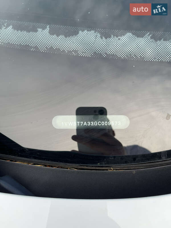 Седан Volkswagen Passat 2015 в Хороле