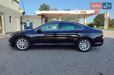 Седан Volkswagen Passat 2015 в Чернівцях