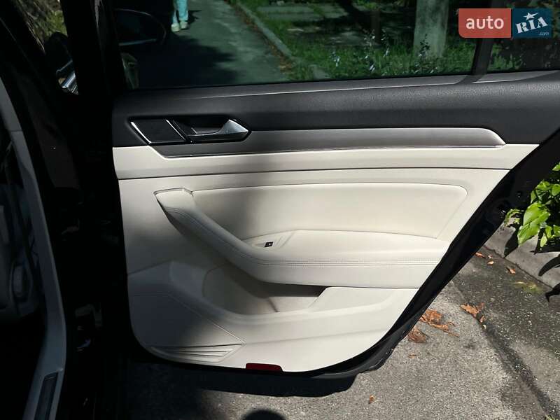 Універсал Volkswagen Passat 2019 в Києві