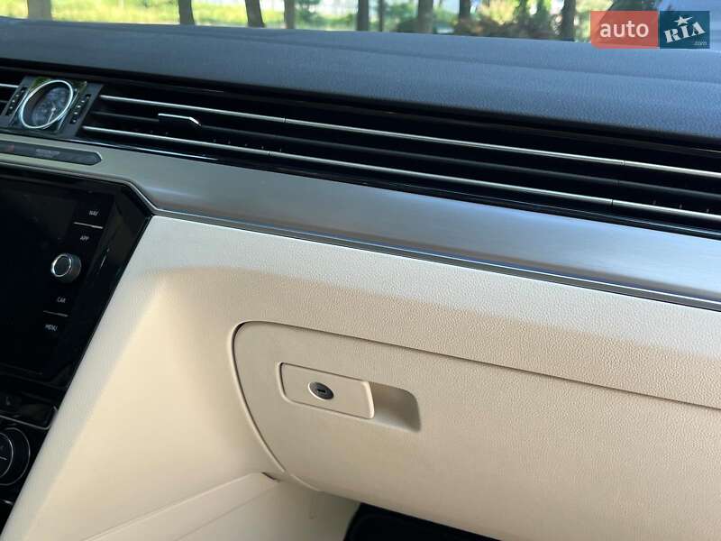 Універсал Volkswagen Passat 2019 в Києві