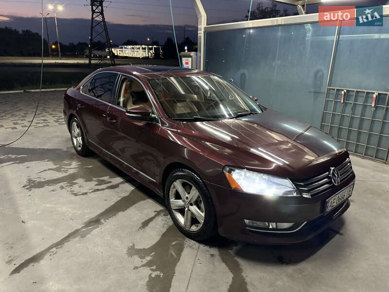 Седан Volkswagen Passat 2012 в Дніпрі