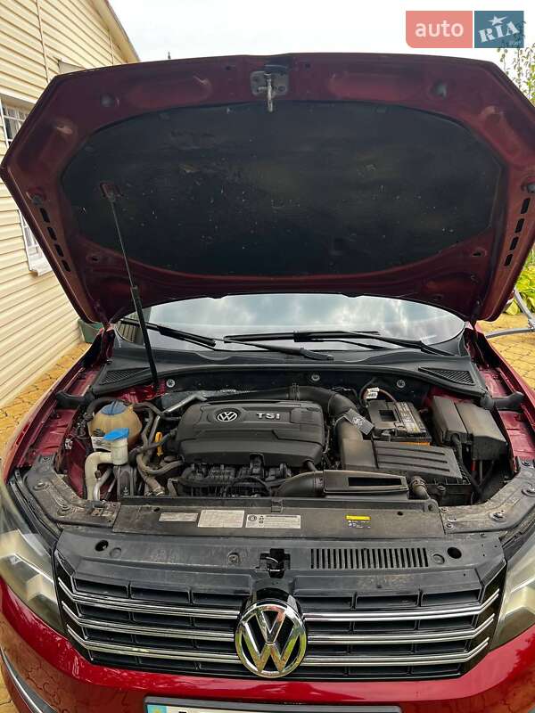 Седан Volkswagen Passat 2014 в Днепре
