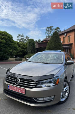 Седан Volkswagen Passat 2015 в Киеве