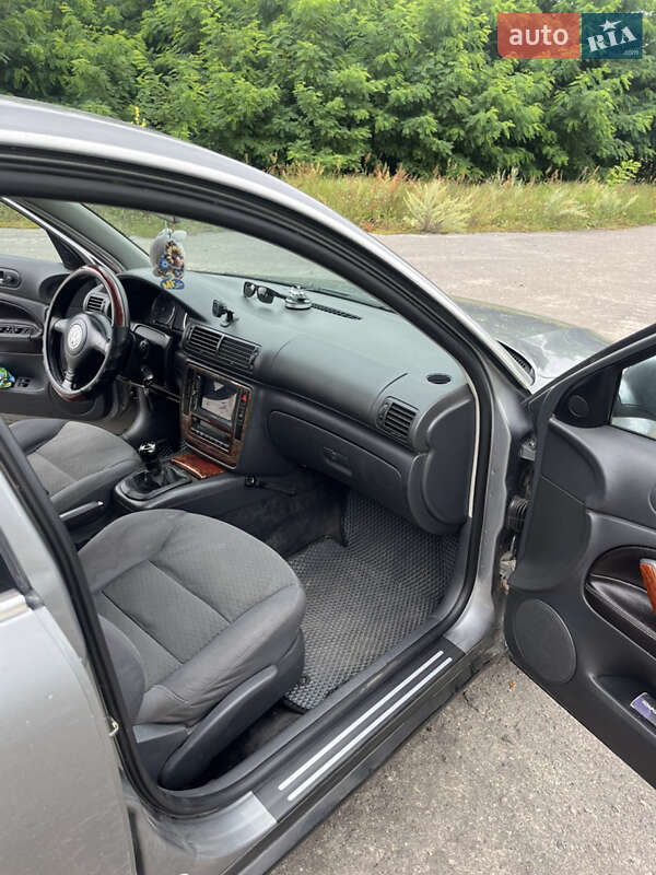 Седан Volkswagen Passat 2004 в Ковеле