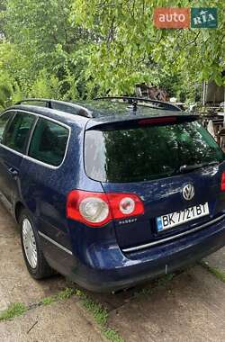 Універсал Volkswagen Passat 2010 в Рівному