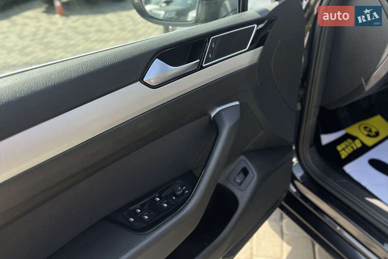 Универсал Volkswagen Passat 2015 в Мукачево