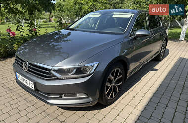 Седан Volkswagen Passat 2015 в Києві