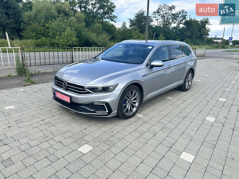 Volkswagen Passat 2021