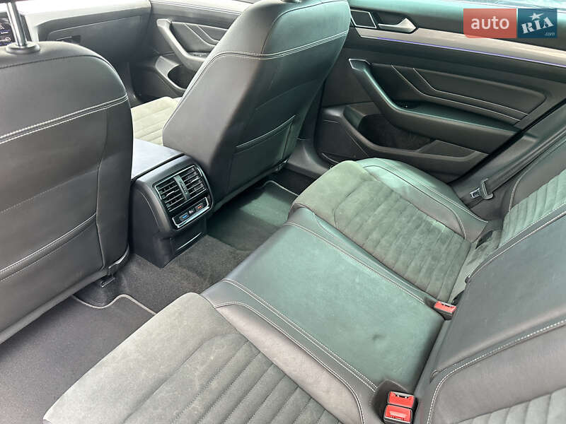 Универсал Volkswagen Passat 2021 в Иршаве