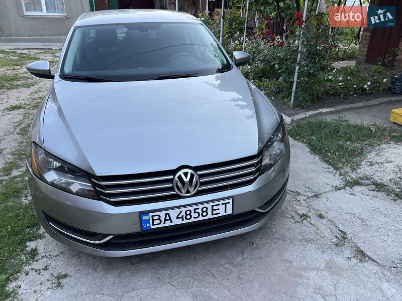 Седан Volkswagen Passat 2011 в Кропивницькому