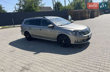 Універсал Volkswagen Passat 2012 в Нововолинську