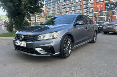 Седан Volkswagen Passat 2017 в Киеве