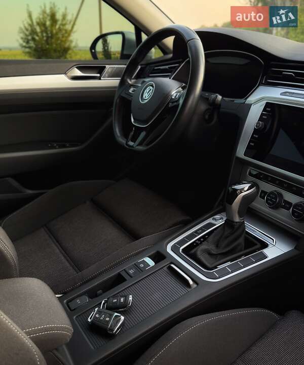 Універсал Volkswagen Passat 2019 в Дніпрі