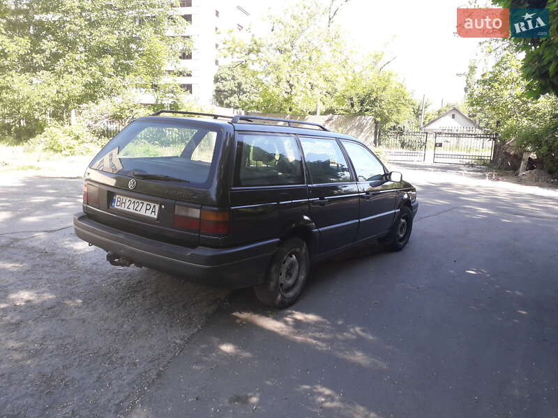 Универсал Volkswagen Passat 1991 в Одессе