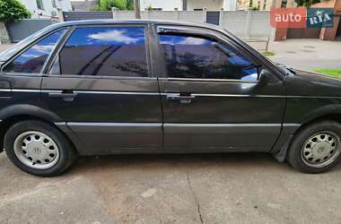 Седан Volkswagen Passat 1990 в Звягеле