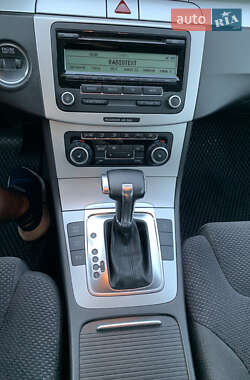 Универсал Volkswagen Passat 2010 в Коростене