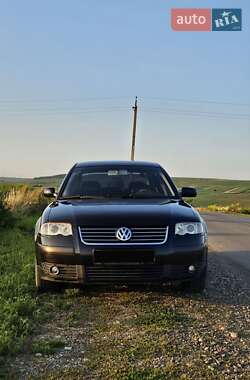 Седан Volkswagen Passat 2002 в Чернівцях