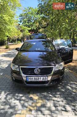 Універсал Volkswagen Passat 2006 в Рені