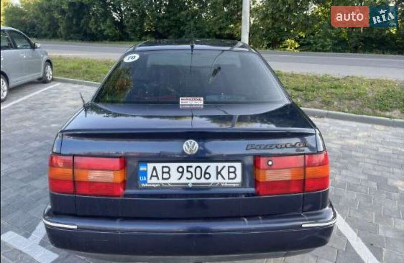 Седан Volkswagen Passat 1995 в Виннице