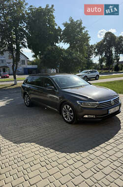 Універсал Volkswagen Passat 2015 в Переяславі