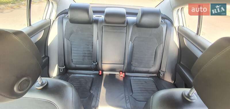 Седан Volkswagen Passat 2011 в Кривом Роге фото 10 Седан Volkswagen Passat 2011 в Кривом Роге