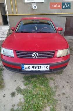 Седан Volkswagen Passat 1998 в Дубні