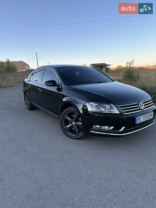 Седан Volkswagen Passat 2011 в Миколаєві