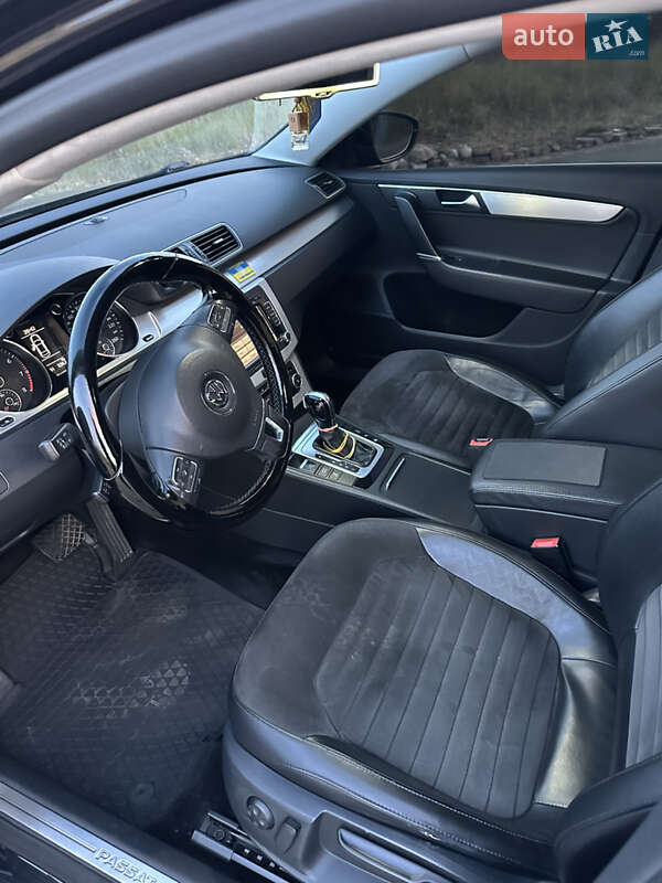 Седан Volkswagen Passat 2011 в Миколаєві