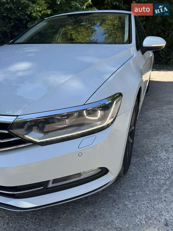 Седан Volkswagen Passat 2015 в Хмельницком