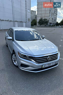 Седан Volkswagen Passat 2019 в Харькове