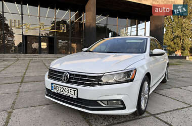 Седан Volkswagen Passat 2016 в Києві