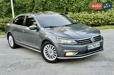 Седан Volkswagen Passat 2016 в Киеве