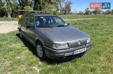 Универсал Volkswagen Passat 1990 в Новоархангельске