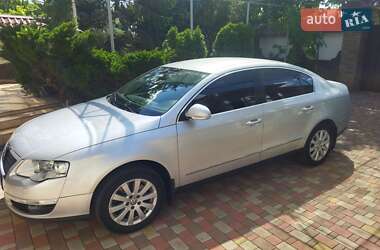 Седан Volkswagen Passat 2006 в Николаеве