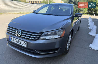 Седан Volkswagen Passat 2012 в Киеве