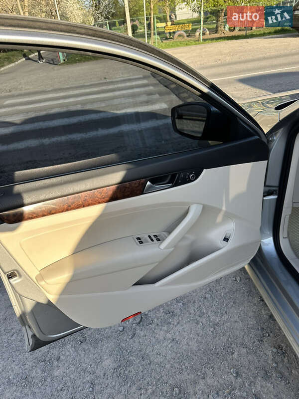 Седан Volkswagen Passat 2012 в Хмельницькому