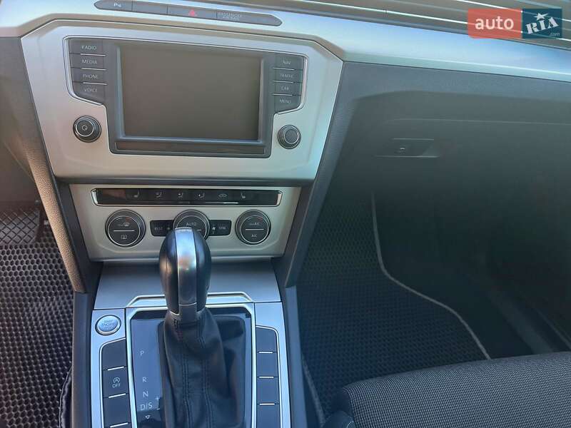 Універсал Volkswagen Passat 2014 в Тернополі