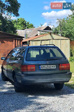 Універсал Volkswagen Passat 1995 в Житомирі