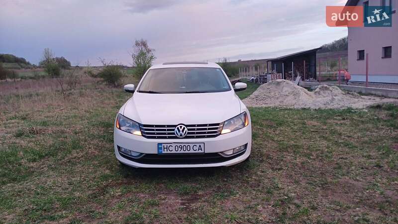 Седан Volkswagen Passat 2015 в Львове