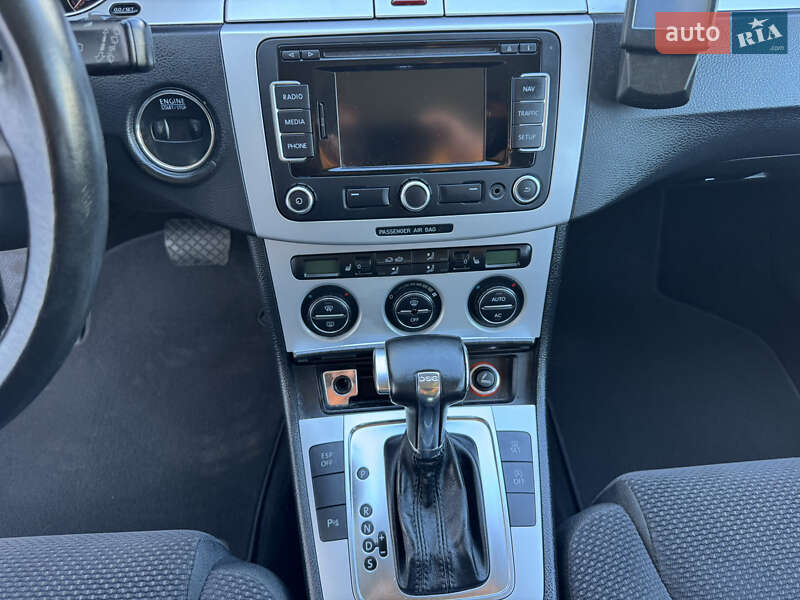 Универсал Volkswagen Passat 2010 в Киеве фото 18 Универсал Volkswagen Passat 2010 в Киеве