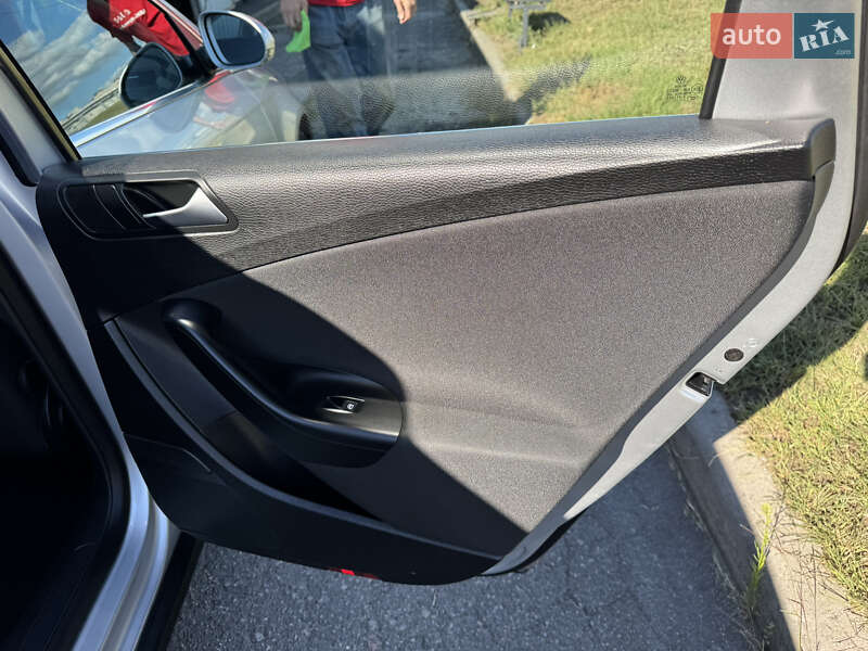 Универсал Volkswagen Passat 2010 в Киеве фото 24 Универсал Volkswagen Passat 2010 в Киеве