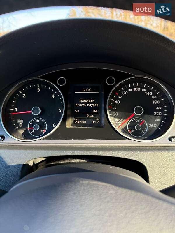 Універсал Volkswagen Passat 2012 в Житомирі