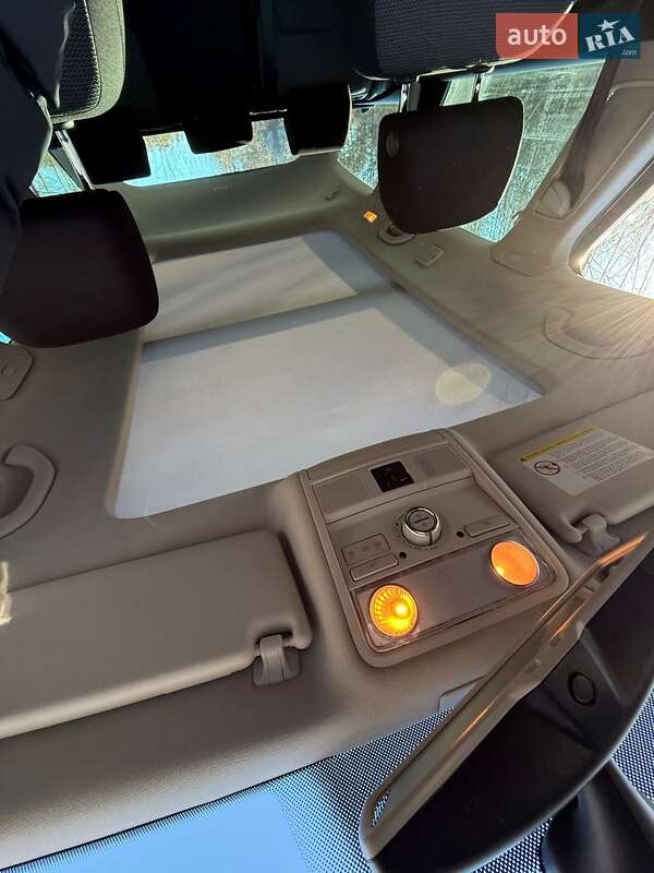 Універсал Volkswagen Passat 2012 в Житомирі