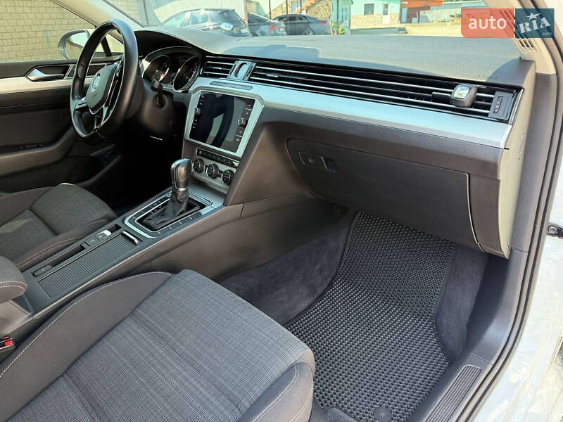 Універсал Volkswagen Passat 2018 в Коломиї